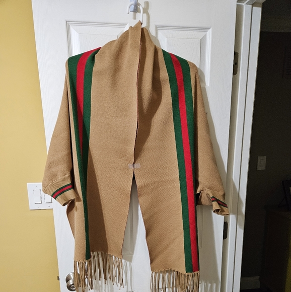 Sweater poncho - Picture 1 of 2